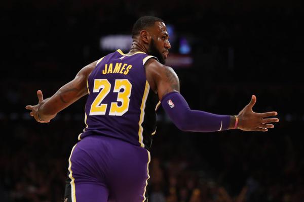 直播吧12月26日訊  據ESPN報道，邁阿密?chē)H有意簽下30歲博塔弗戈中場(chǎng)核心馬隆·弗雷塔斯，目前已經(jīng)開(kāi)啟談判。不過(guò)，帕爾梅拉斯也正計劃引進(jìn)馬隆·弗雷塔斯。報道稱(chēng)，帕爾梅拉斯準備向博塔弗戈報價(jià)500