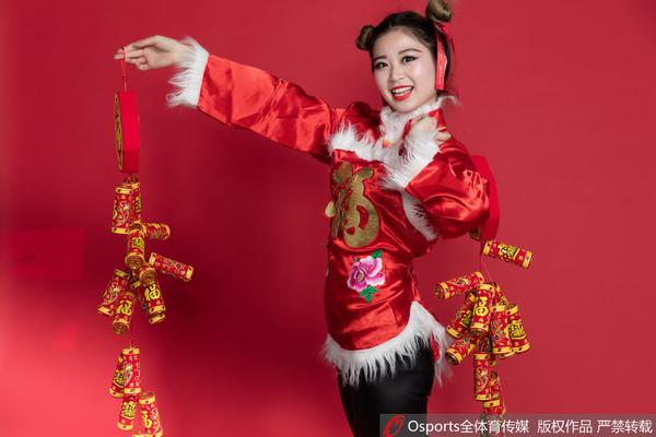 瓊斯：阿扎爾比薩拉赫更出色，但我更愿意與后者做隊友