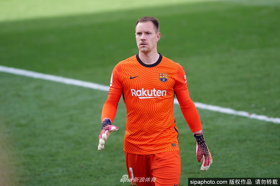 攻防一體最強后衛？懷特近7場(chǎng)場(chǎng)均22.6分5.1板5助2.3蓋帽1.1搶斷