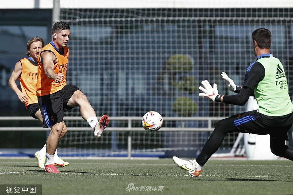 每體：維尼修斯可能在明夏以1億歐離隊，或在27年自由身走人