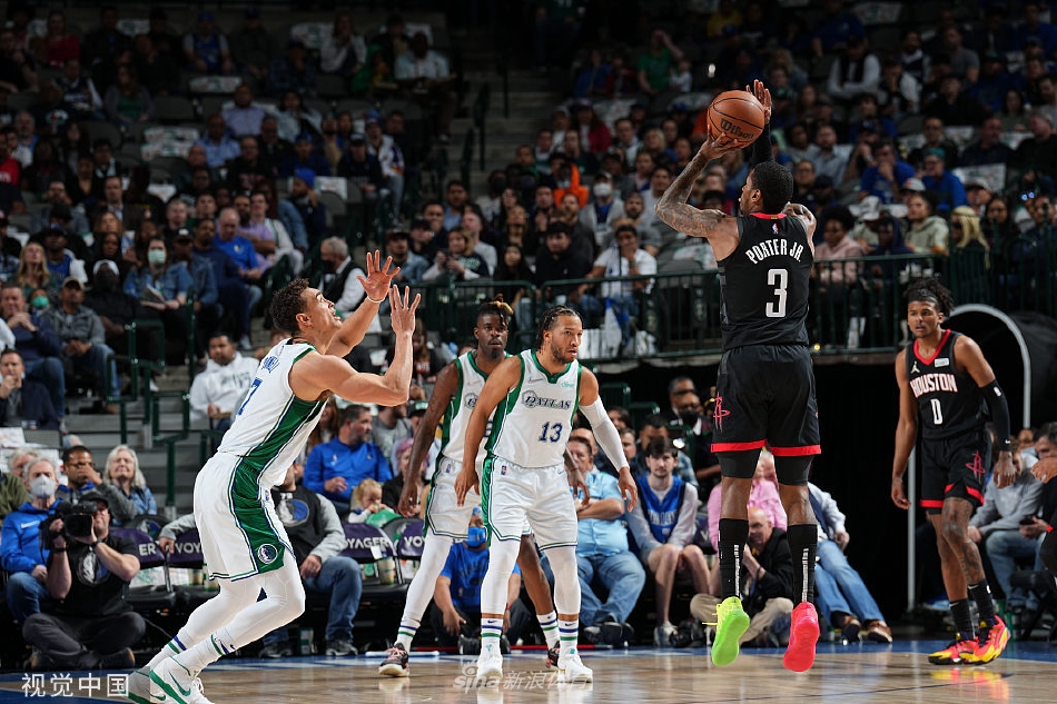 直播吧9月23日訊 太陽(yáng)老板馬特-伊什比亞在社媒上宣布，球隊名宿史蒂夫-納什正式加入太陽(yáng)擔任高級顧問(wèn)?！笆返俜?納什曾是一位令人驚嘆的球員，他是太陽(yáng)隊的精髓所在。他的勇氣、韌性和好勝心在過(guò)去定義了我們