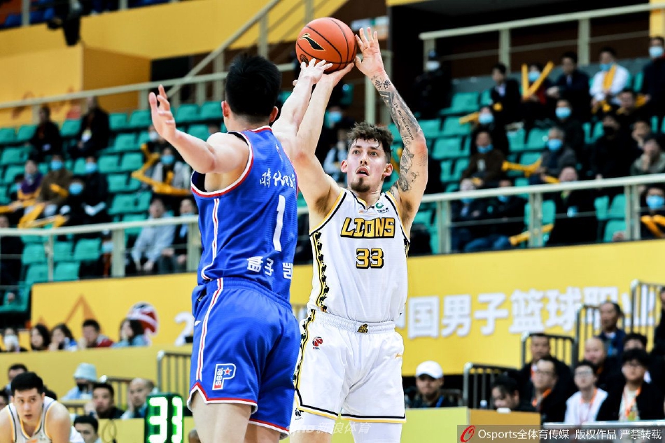 稍微發(fā)力就結束了！米切爾19中9&5記三分拿下23分3板4助