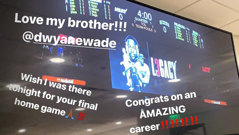 直播吧11月20日訊 NBA常規賽，火箭114-104戰勝騎士。本場(chǎng)比賽，火箭內線(xiàn)申京表現不錯，場(chǎng)上表現全能幾乎三雙，在38分鐘的時(shí)間里，投籃17中10，罰球10中8，拿到28分11籃板7助攻1搶斷1