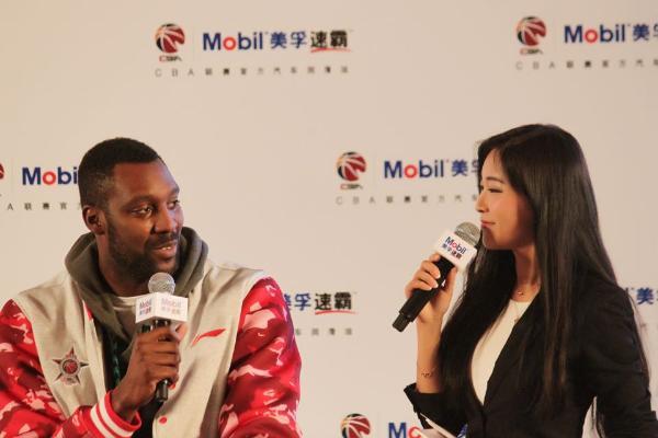 期待已久的手游蒼空物語(yǔ)即將登陸九游，這款手機游戲吸引了大批玩家的關(guān)注，想下載這款游戲，有很多粉絲都在問(wèn)九游小編蒼空物語(yǔ)好玩嗎？蒼空物語(yǔ)值不值得玩？現在就為大家來(lái)簡(jiǎn)單分析下，看看這款游戲的玩法特點(diǎn)和游戲