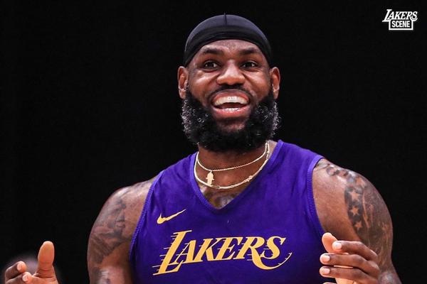 莫斯利：班凱羅一直在進(jìn)行無(wú)對抗&高強度力量訓練 他狀態(tài)很好