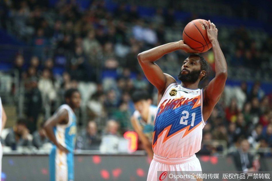 直播吧9月25日訊 今天，錫安在訓練結束后接受了采訪(fǎng)。談及媒體日發(fā)布會(huì )收獲的積極反響，錫安表示：“外界的聲音……那些對我來(lái)說(shuō)毫無(wú)意義。當初我們埋頭訓練、奮力拼搏，卻遭到不少人質(zhì)疑時(shí)，身邊陪著(zhù)我們的那些