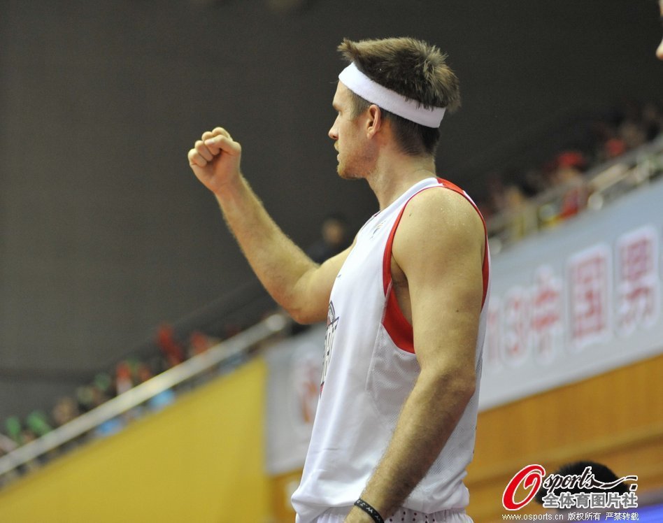 曼聯(lián)中場(chǎng)補強計劃曝光 冬窗按兵不動(dòng) 明夏全力出擊 兩大目標浮出水面