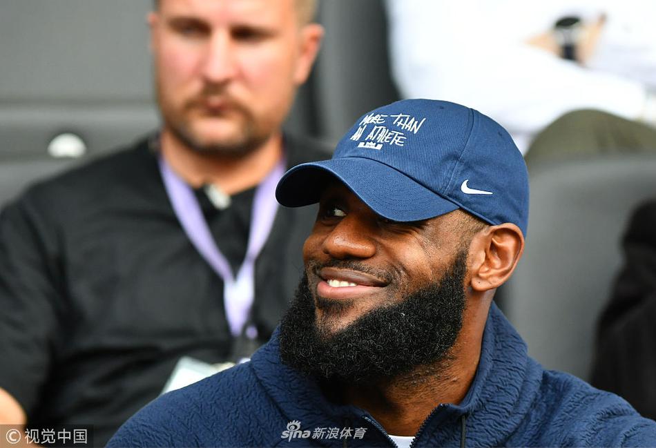 ??心情很不錯！貝林厄姆曬雨天訓練照：新的一天到來(lái)啦