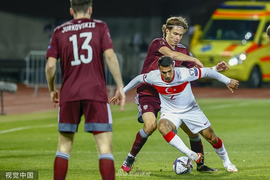 外線(xiàn)有譜！皮維同樣位置飆中2記三分 幫助鵜鶘苦苦支撐