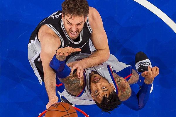 《三國戰紀》鐵蹄碾踏劍光阻敵