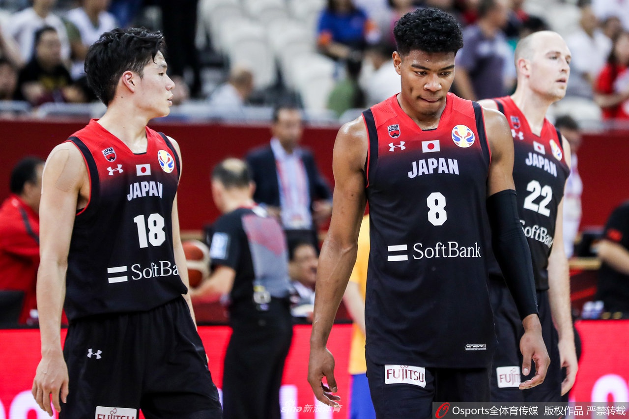 查洛巴：對陣小蜜蜂是一場(chǎng)硬仗，還不會(huì )想對陣拜仁而是專(zhuān)注眼下