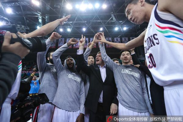 備戰世預賽！伊萬(wàn)現場(chǎng)觀(guān)戰超級杯，關(guān)注國腳表現
