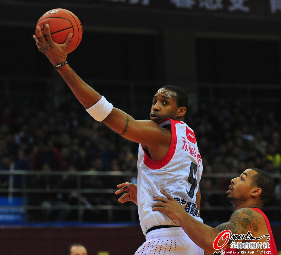 回應對手球迷挑釁！內馬爾社媒曬科比面對挑釁鎮定自若照片