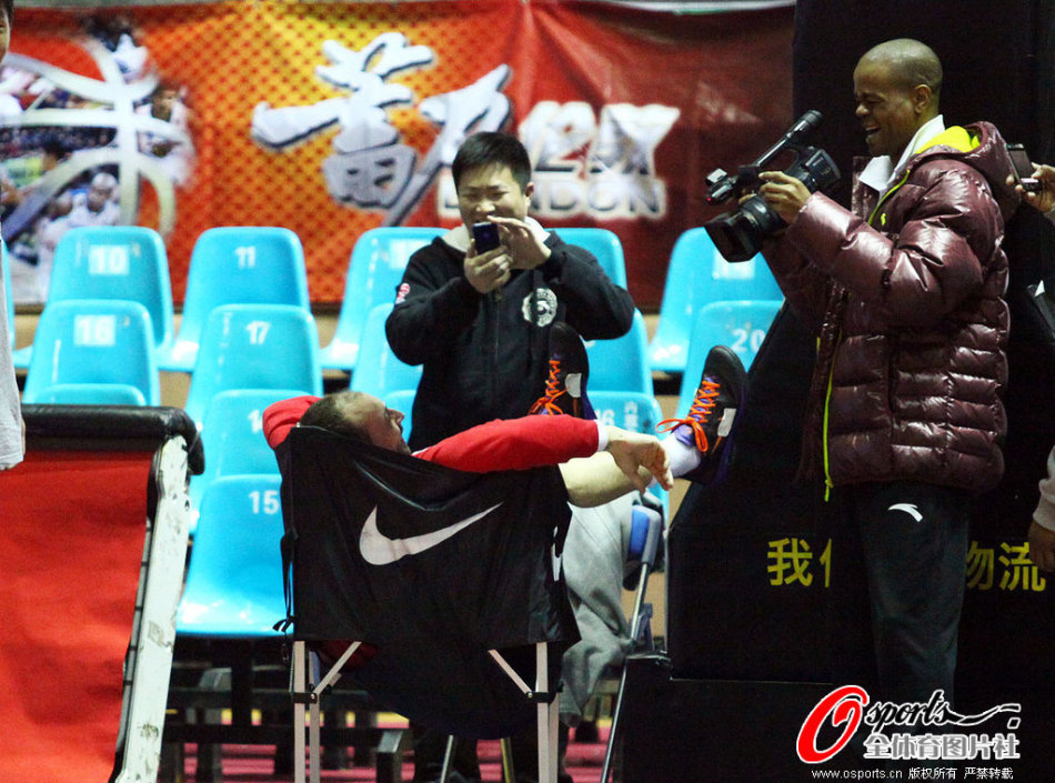 硬解！小波特晃飛泰森后命中跳投，隨后再單打斯特勞瑟得手