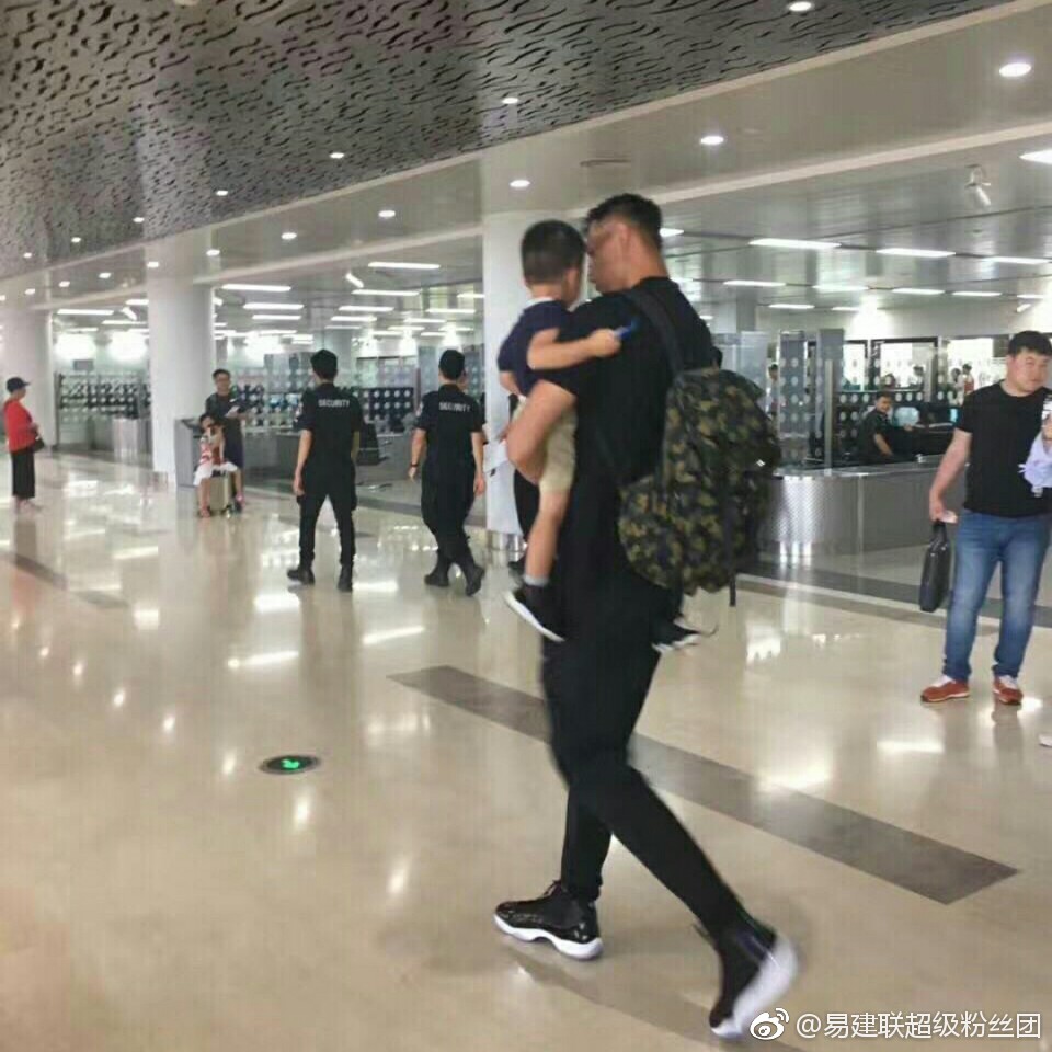 西足協(xié)主席：羅德里比維尼修斯更該得金球獎，不理解皇馬的態(tài)度