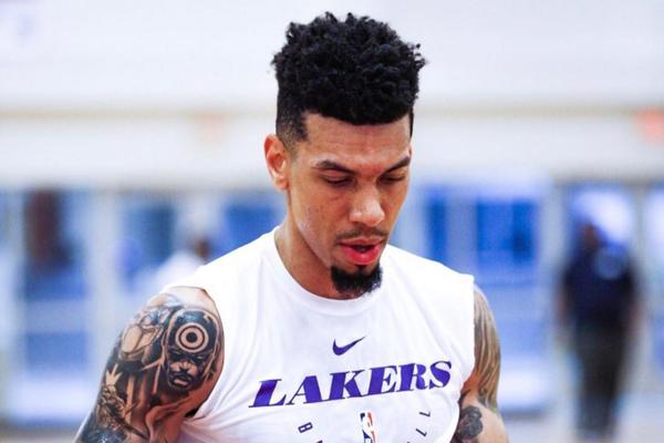 梅西在諾坎普曬照引發(fā)回歸猜測，科貝電臺：他渴望再次為巴薩效力