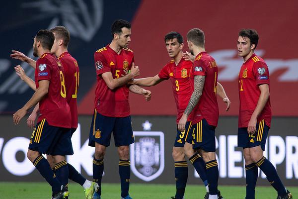 喬治：我和吉滕斯之間的關(guān)系非常好，我們相互推動(dòng)對方進(jìn)步