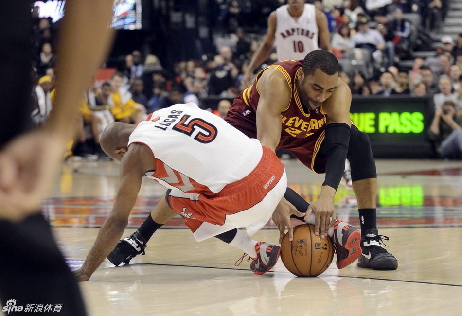 鵜鶘眾將萬(wàn)圣節限定版穿搭：恐怖元素拉滿(mǎn) 弗雷迪&杰森&鬼娃就位