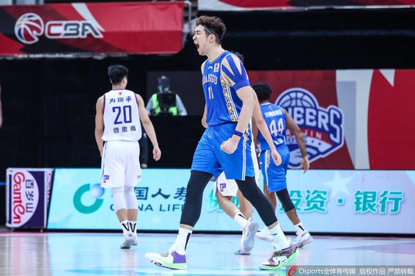 伊沃比：丘庫埃澤在訓練場(chǎng)綽號‘丘庫魔法’，他場(chǎng)上場(chǎng)下充滿(mǎn)活力