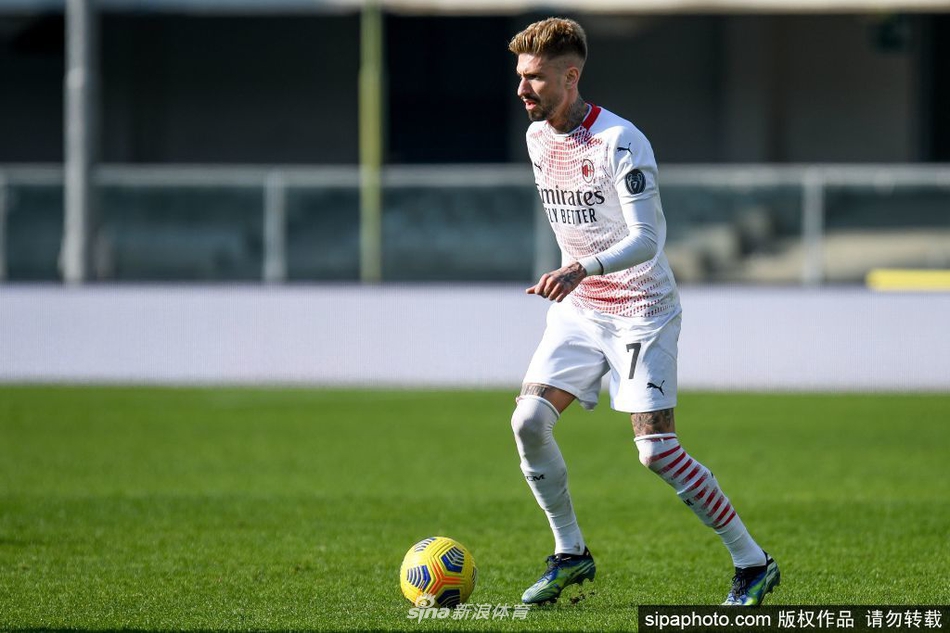 1.什么是泰拉瑞亞石板墻？石板墻是泰拉瑞亞中一種由石材加工而成的背景墻體，屬于建筑裝飾元素之一。它不僅用于裝飾房屋內部，還具備劃分區域、控制怪物生成等功能。與其他木質(zhì)墻壁相比，石板墻呈現出灰黑色的石材