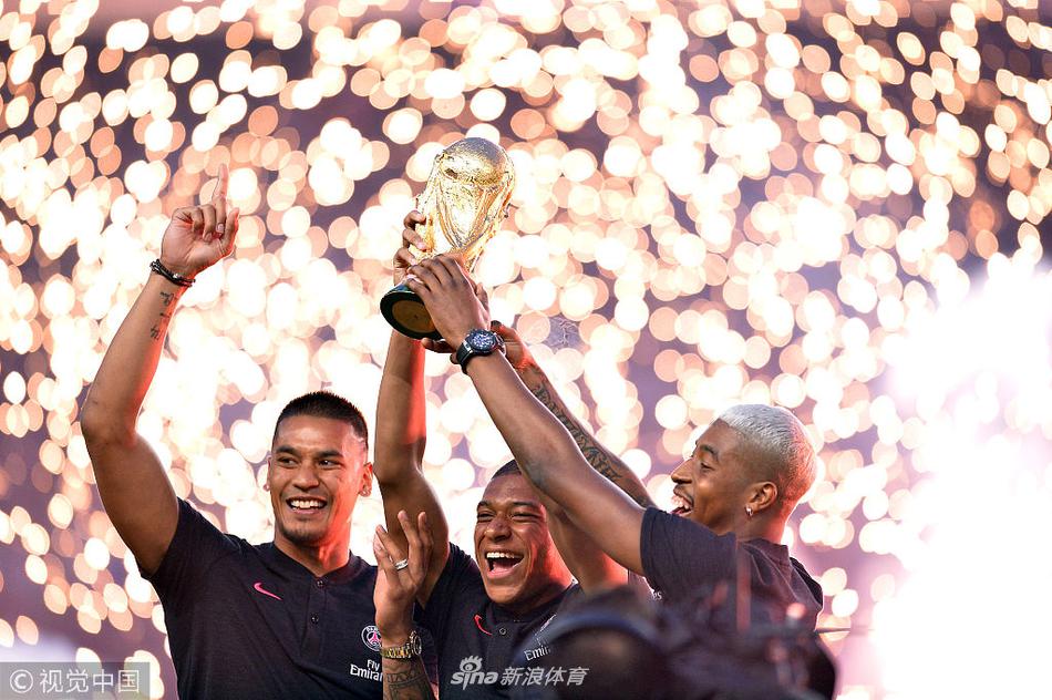 努爾基奇：國際賽場(chǎng)和NBA完全不同 但字母哥仍然具有統治力