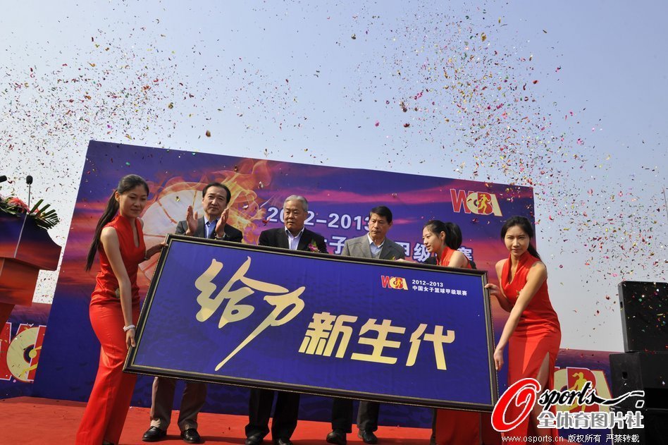 漸入佳境！森林狼斷球反擊 愛(ài)德華茲接迪文岑佐拋傳完成空接暴扣