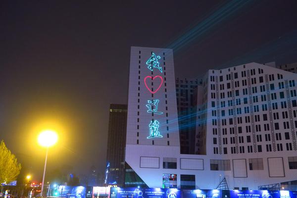 詹?。豪锲中疫\地帶走三分，多打一人最后多打兩人仍然混亂不堪