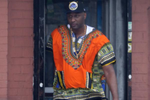 翻江倒海！杜倫12中6貢獻24分17板2帽 其中7前場(chǎng)板