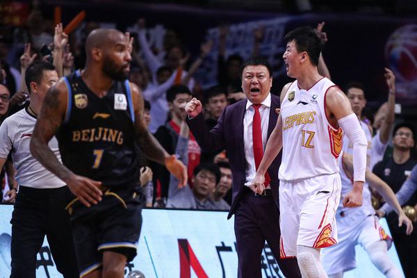 莫耶斯：蓋耶已經(jīng)向全隊道歉 我無(wú)法理解這個(gè)判罰