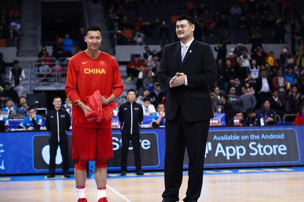 雄鹿老板：裁掉利拉德是理性的決定 他打不了球隊會(huì )出現巨大缺口