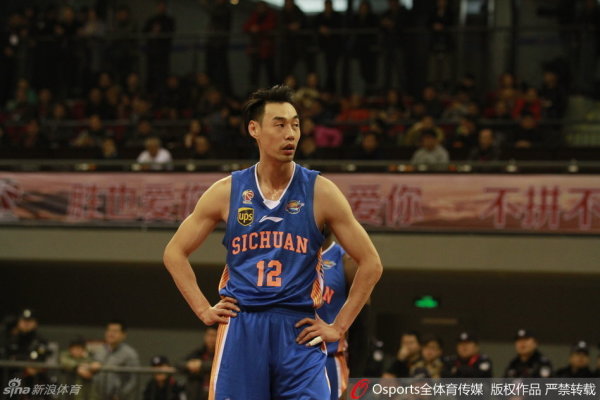 狄龍：詹姆斯10分里夫斯12分（實(shí)際16分） 我們的防守聯(lián)盟前五