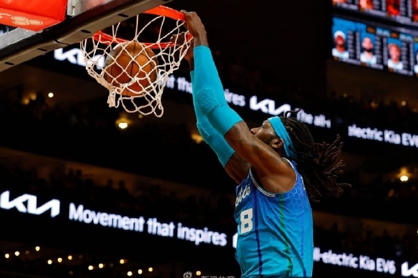 沒(méi)罰下還進(jìn)球了！貝里瓦爾第86分鐘破門(mén)，1分鐘前鏟球未吃第二黃