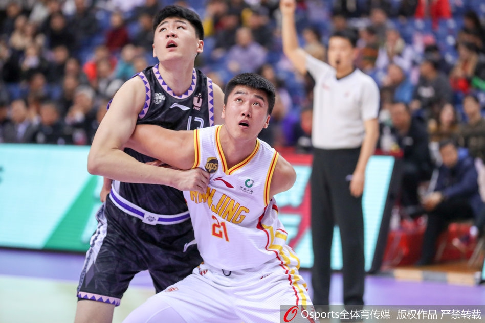 [流言板]有點(diǎn)鐵！申京和范弗利特連續投丟，火箭開(kāi)局13中3命中率23%