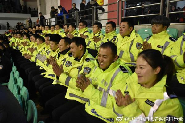 足球報：青少年足球、職業(yè)聯(lián)賽、業(yè)余聯(lián)賽三大類(lèi)別賽事持續火爆