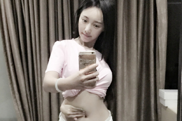 加冕六冠王！巴黎邊鋒杜埃社媒曬捧杯照慶祝：多么美妙的感覺(jué)