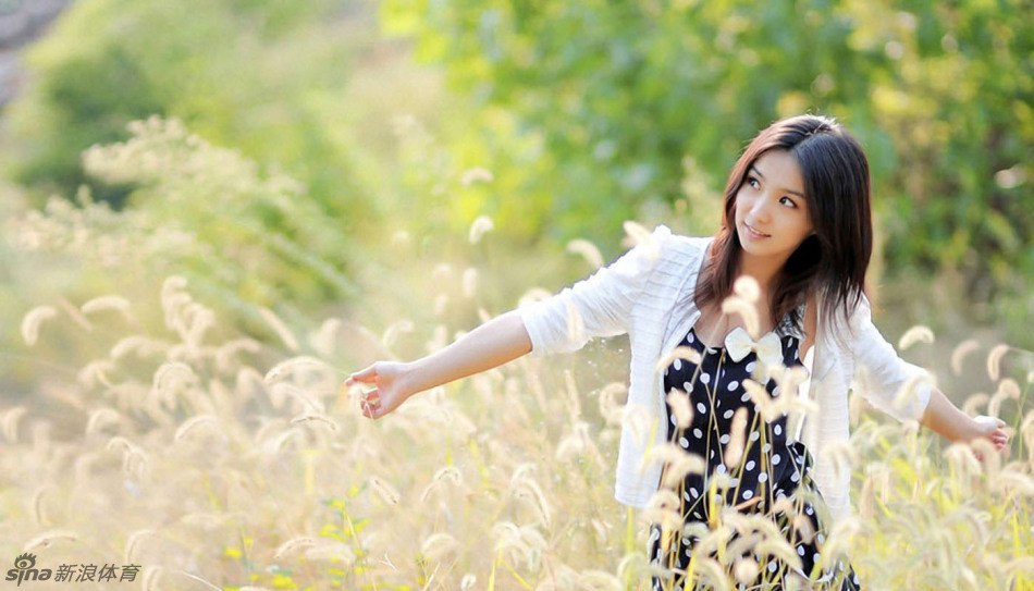 手起刀落！鮑爾超遠距離自信出手3分穩穩命中，公牛追至13分